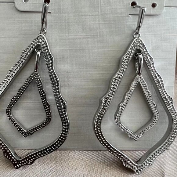 Kendra Scott Stud Earrings - Picture 2 of 6